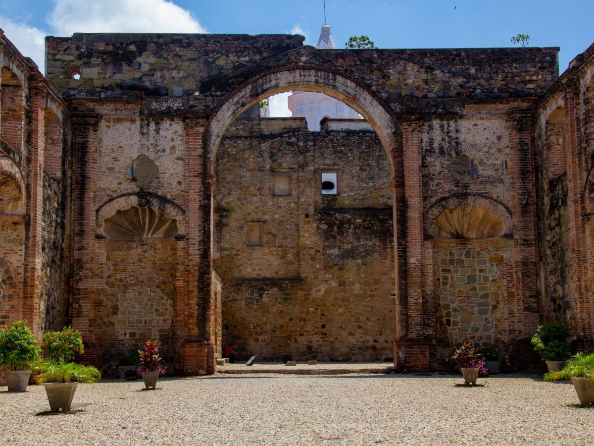 Arrival in Panama City / Private Transfer to Casco Viejo