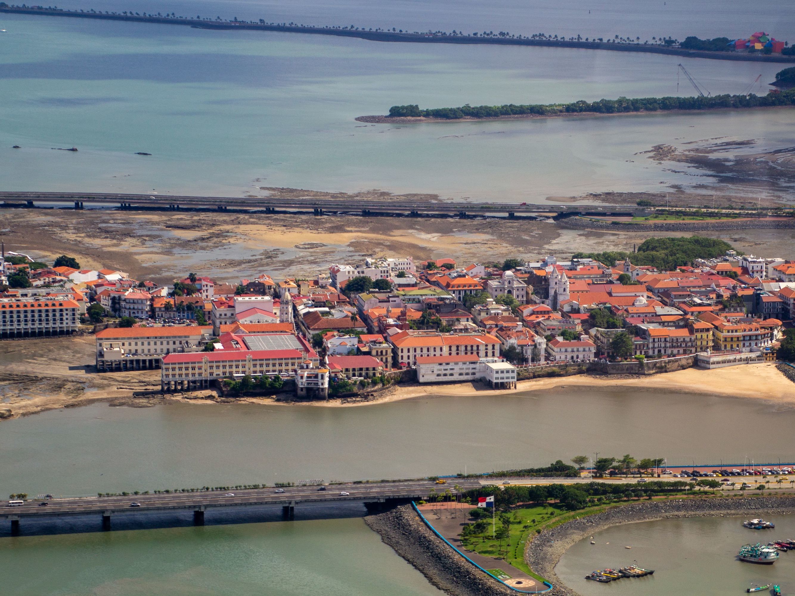 Private Helicopter Tour of the Panama Canal