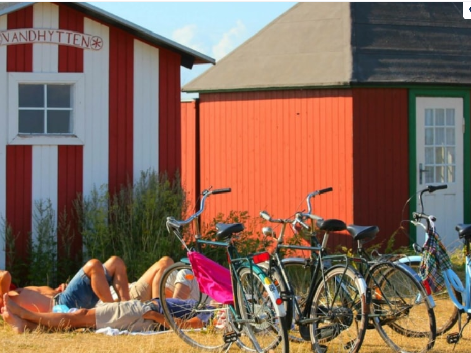 Day at leisure on Aero Island