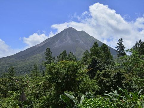 Arenal Canyoning, Waterfall Rapelling & Sky Trek