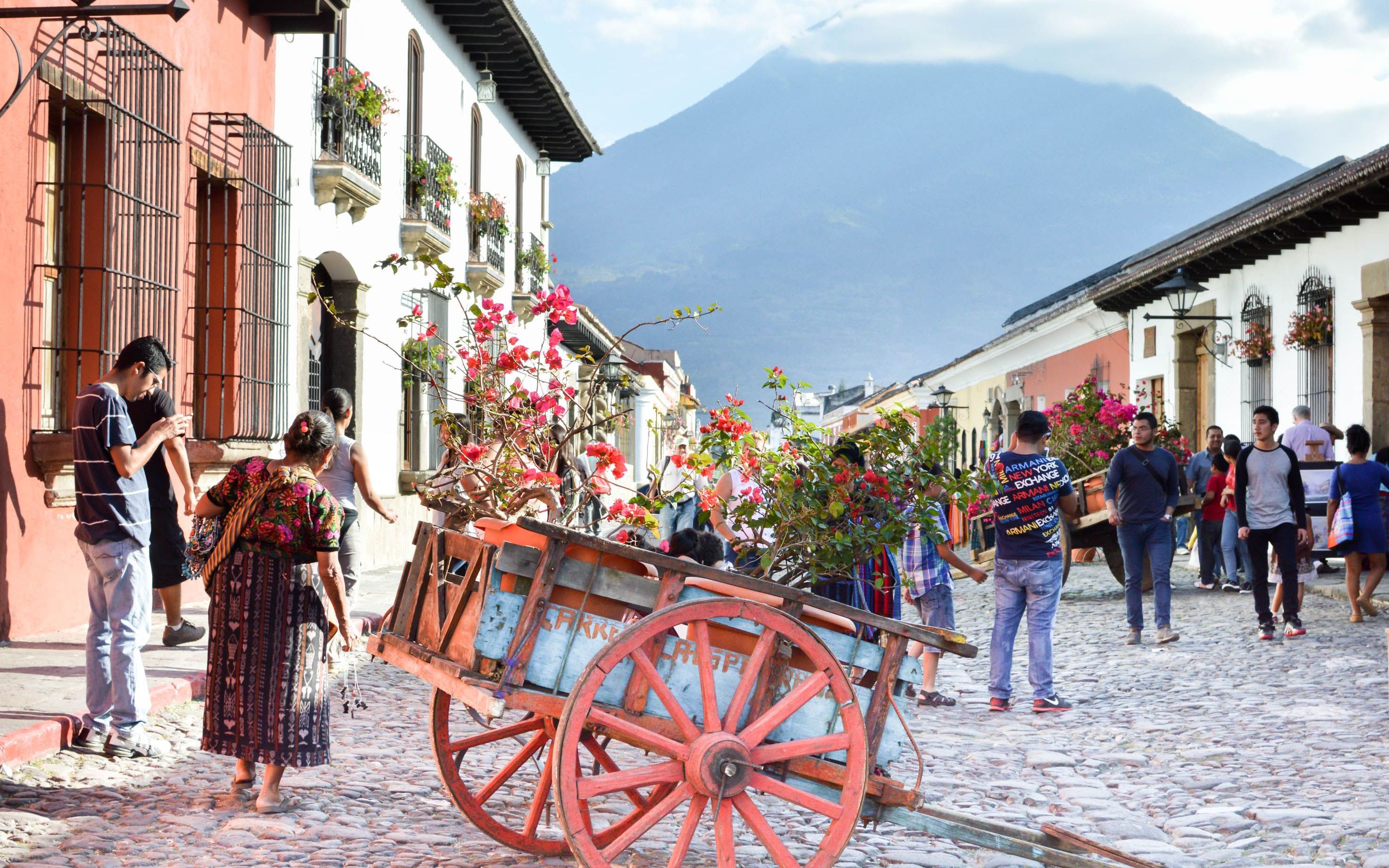 Colonial Towns & Colorful Culture