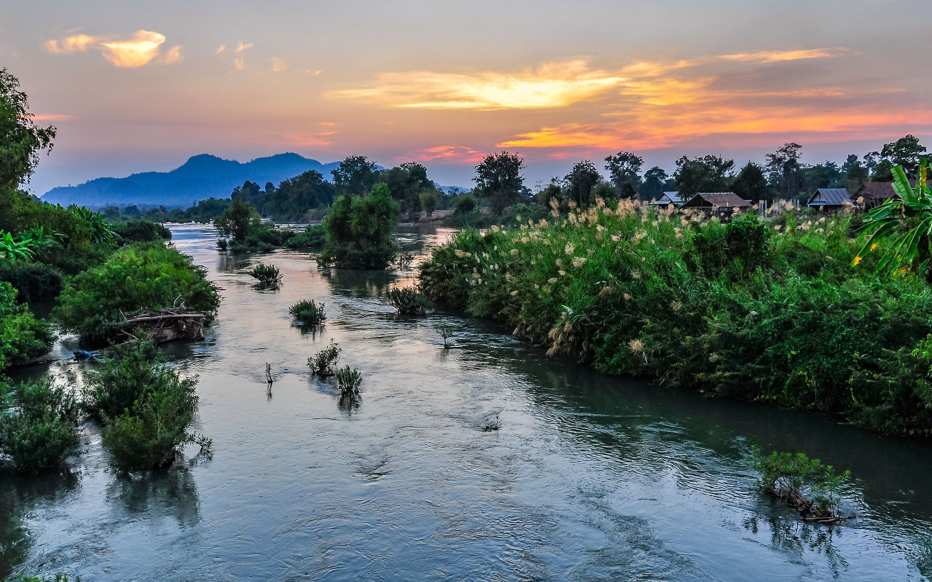 Si Phon Don & 4,000 Islands