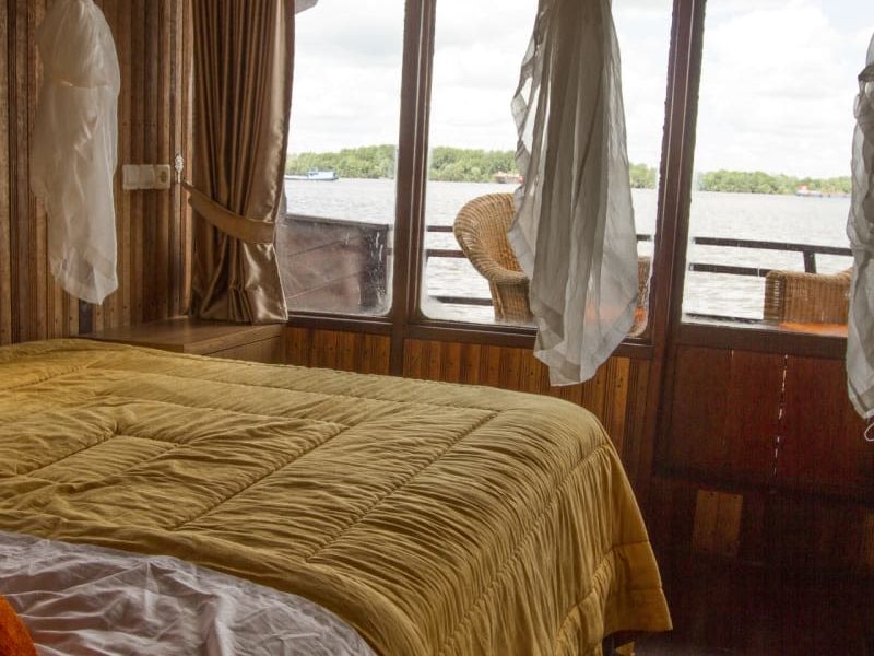 Super Deluxe Houseboat (Private Charter)