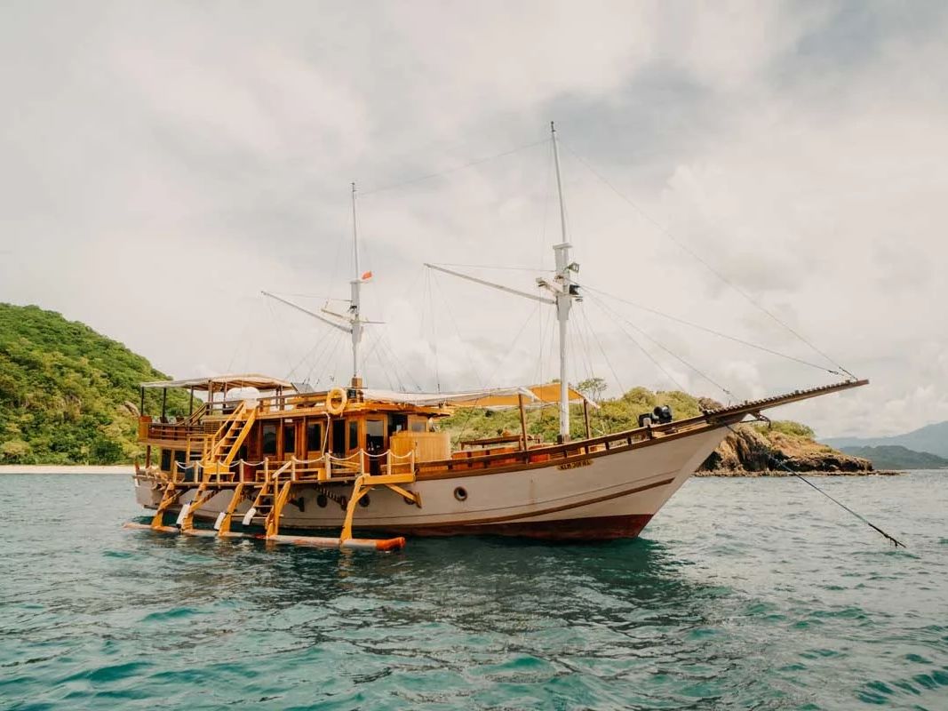 Jofiel Komodo Phinisi Schooner