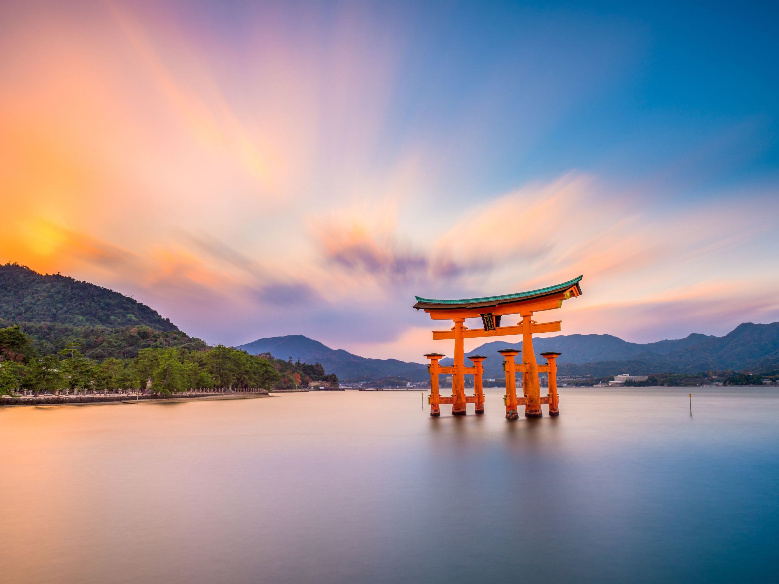 Full Day Guided Tour in Hiroshima & Miyajima