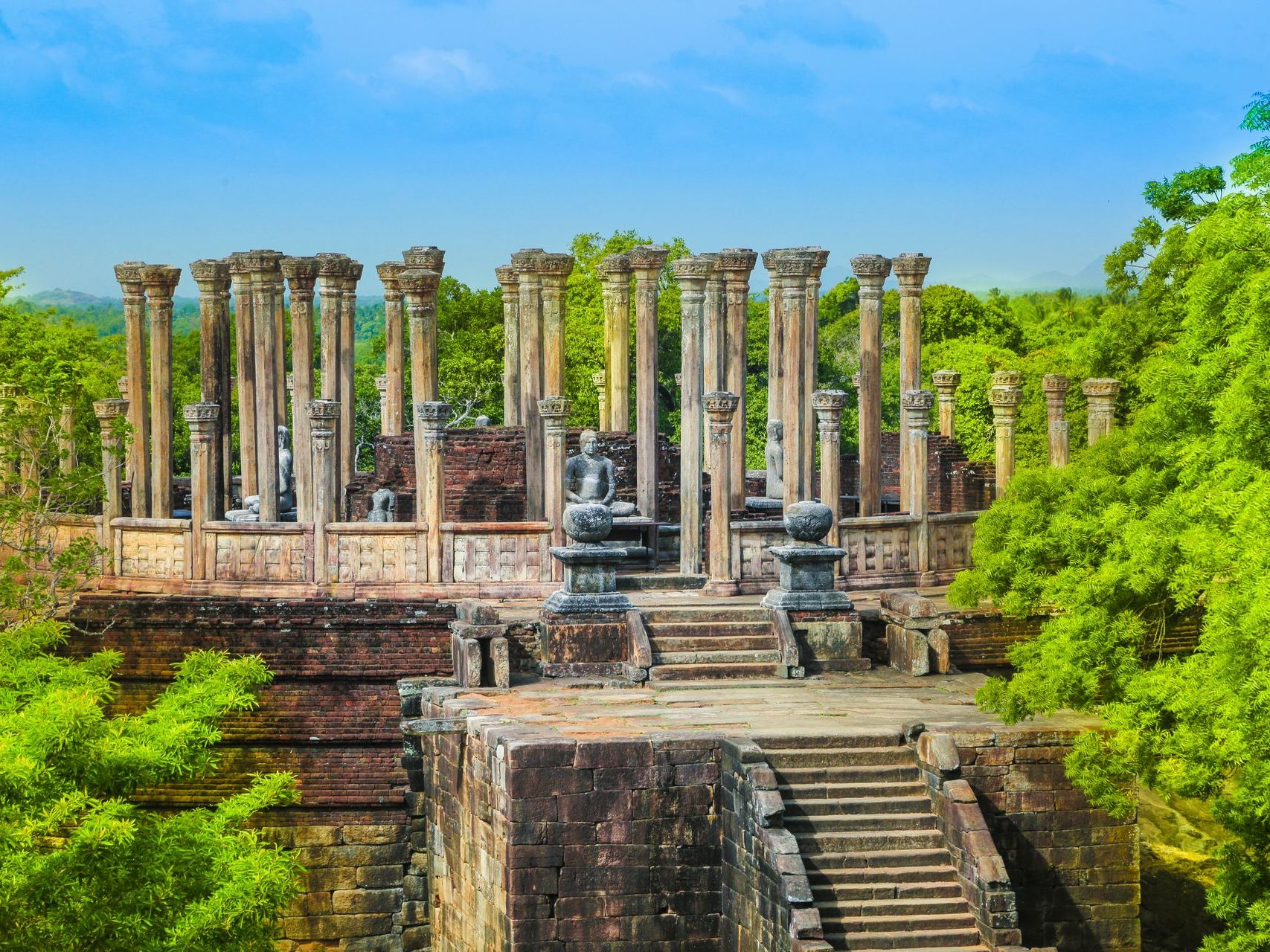 Morning visit to Polonnaruwa. Afternoon at Leisure