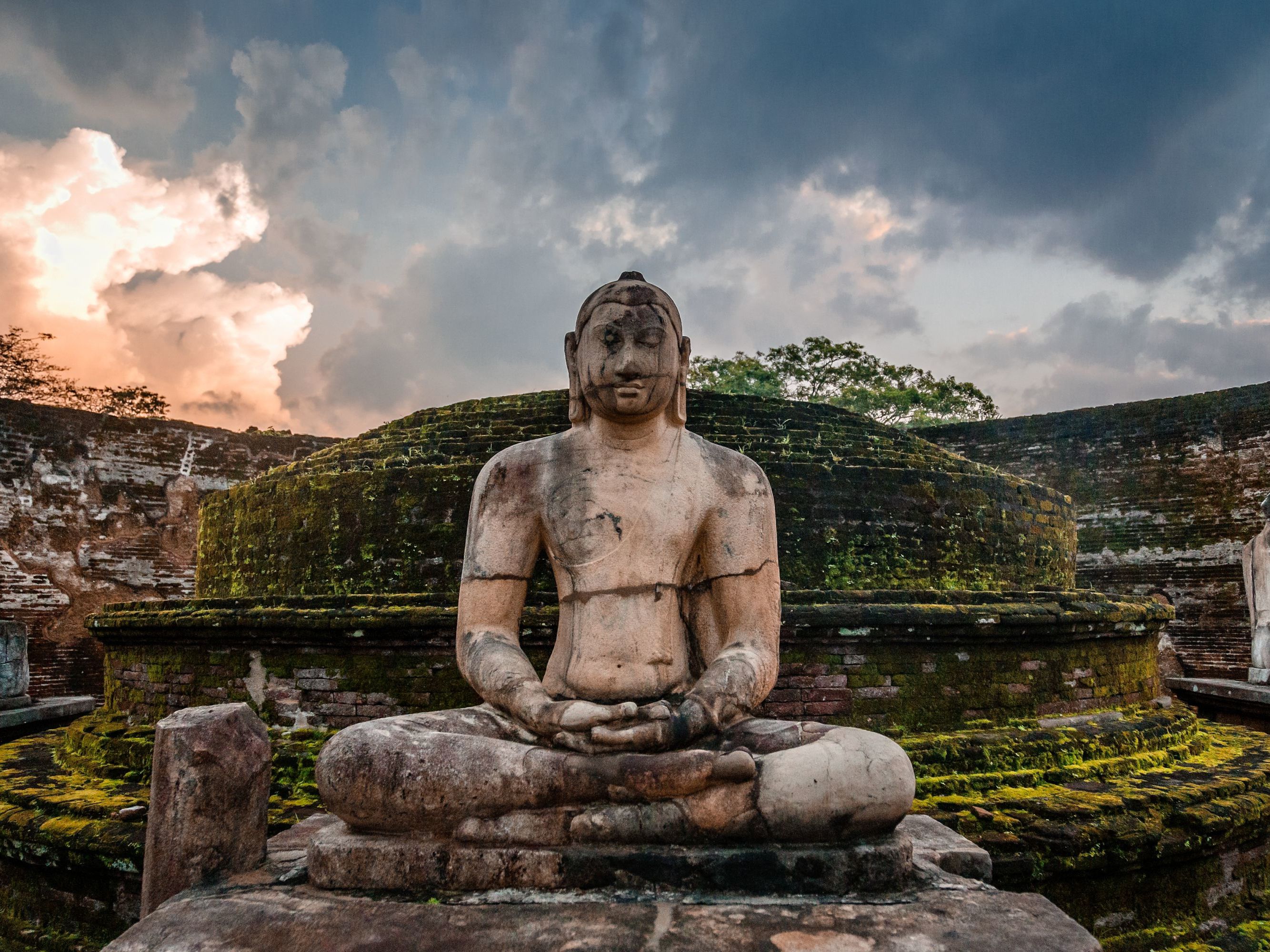 Morning visit to Polonnaruwa. Afternoon at Leisure