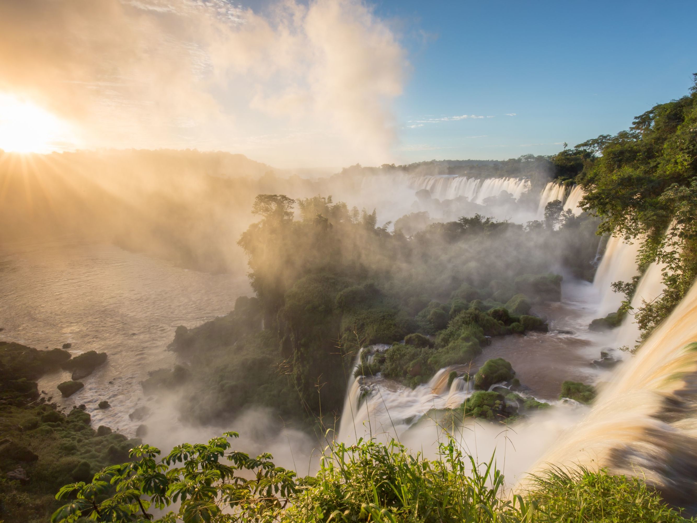 Arrival in Foz de Iguazu Brazil / Transfer to Awasi Iguazu on the Argentina Side
