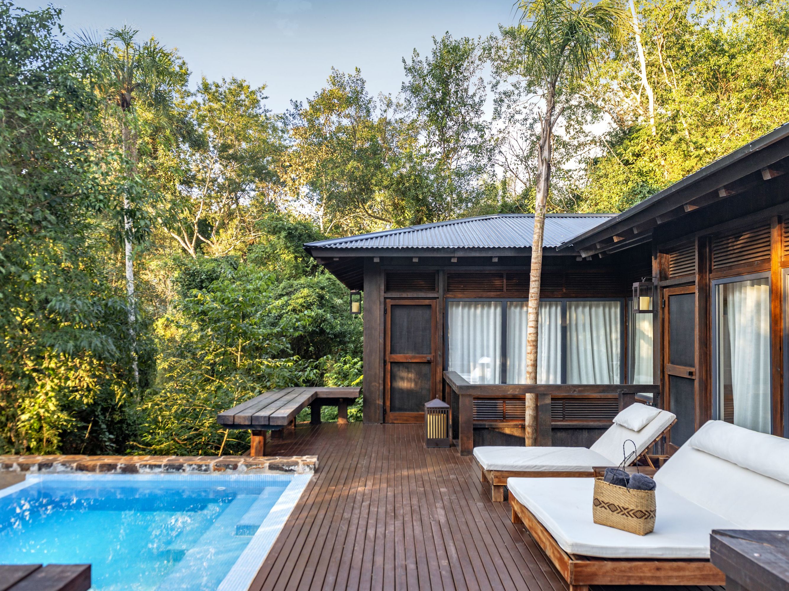 Arrival in Foz de Iguazu Brazil / Transfer to Awasi Iguazu on the Argentina Side