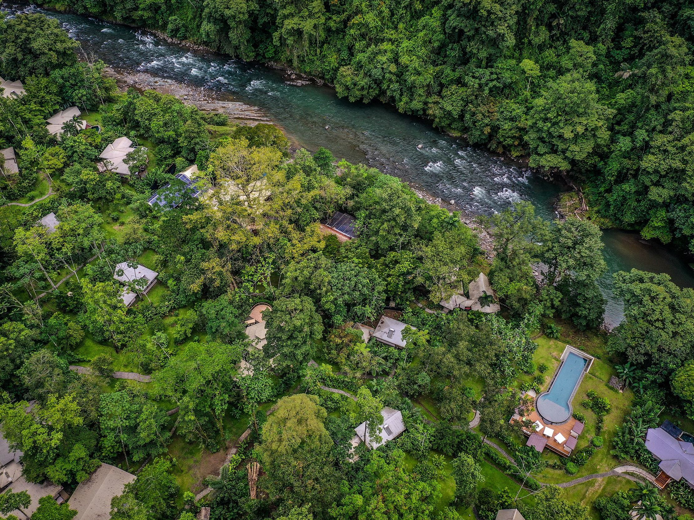 White Water Raft to Pacuare Lodge
