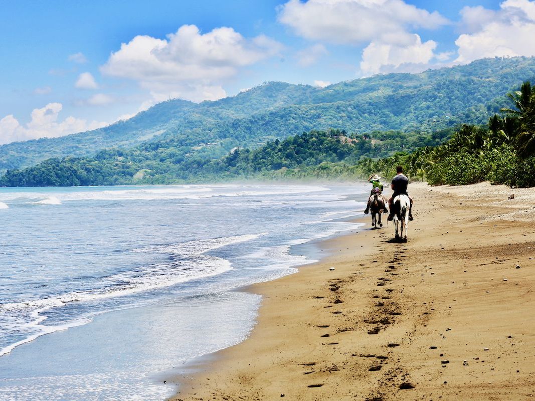 Explore Uvita & Relax at Kurá