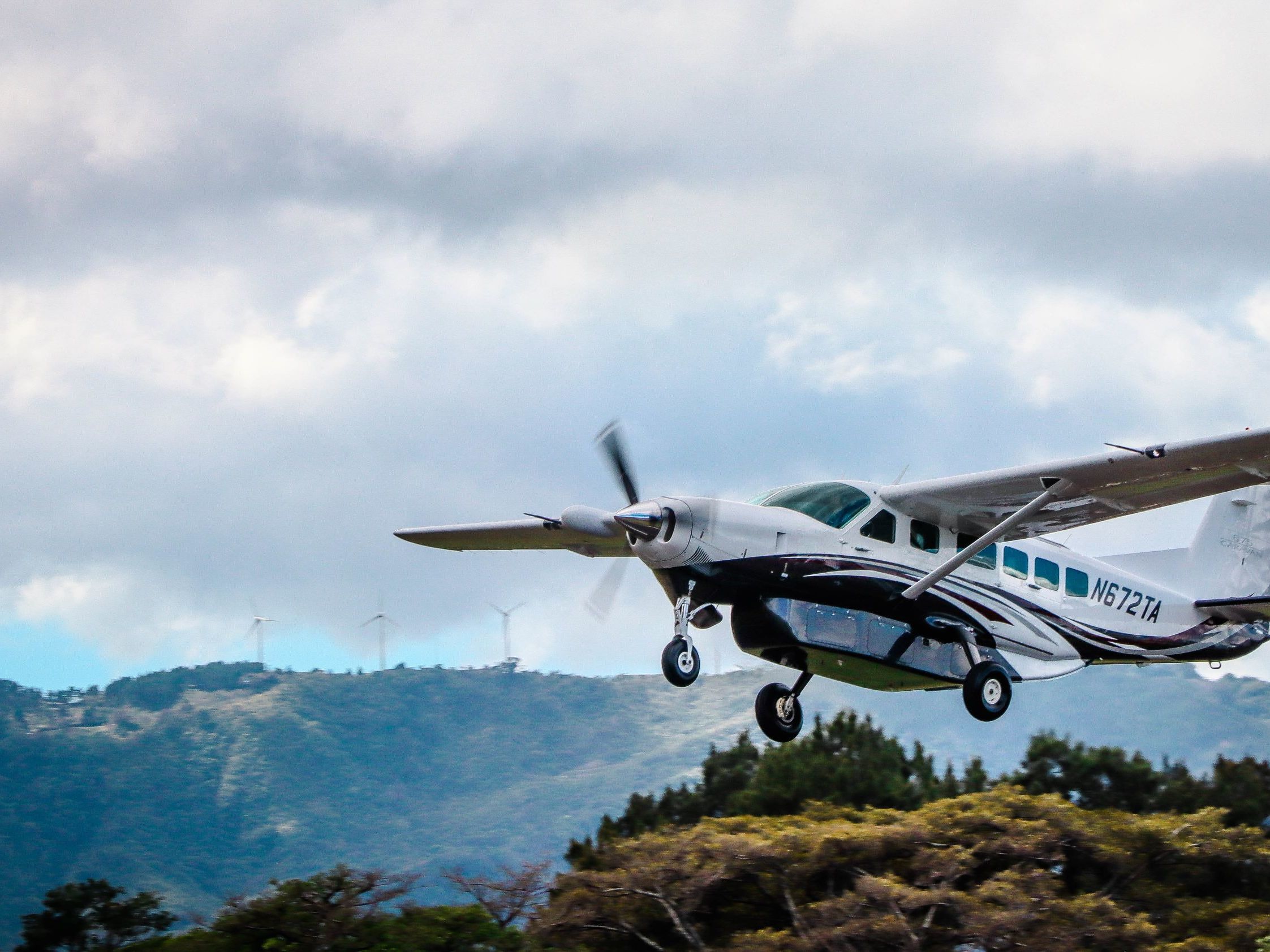XPlore Air - Flight from Tortuguero to Limon