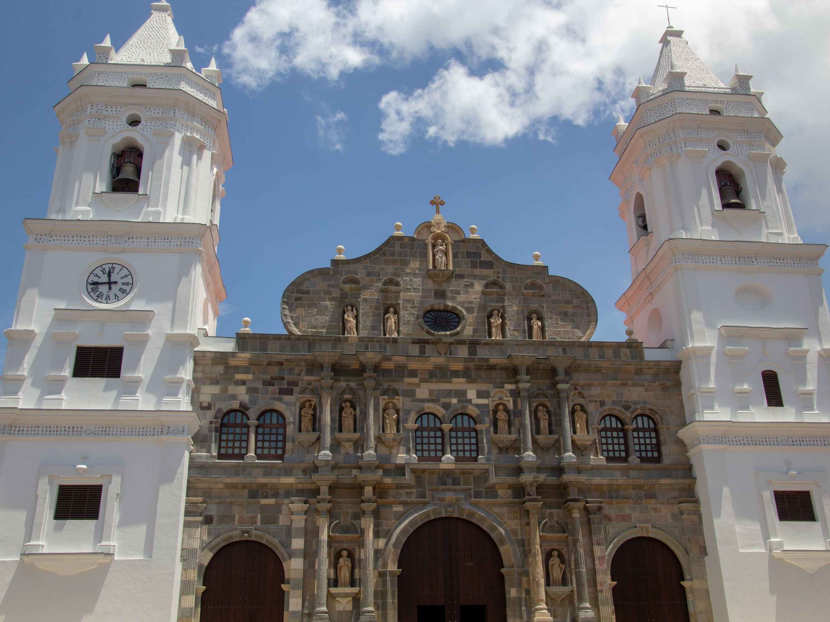 Arrival in Panama City / Private Transfer to Casco Viejo