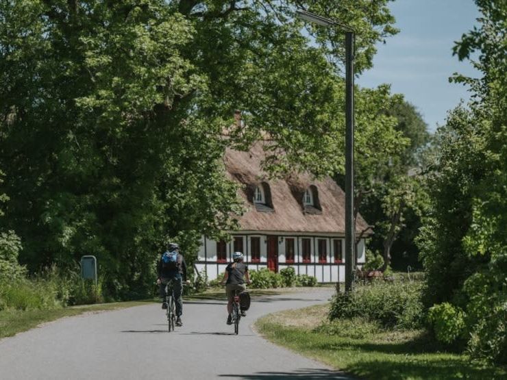 Bike around Aero Island