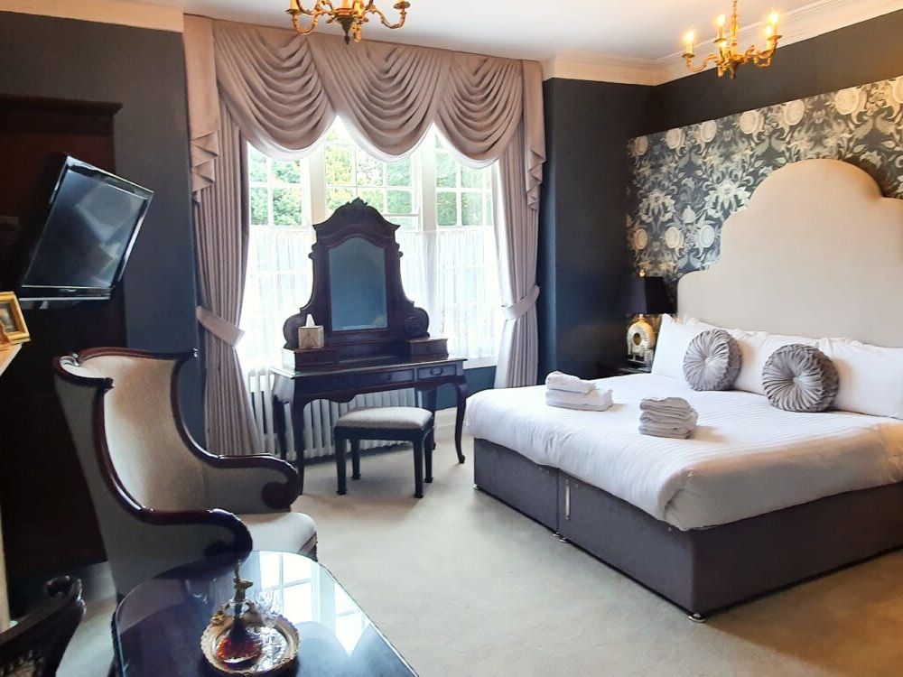 Plas Dinas Country House