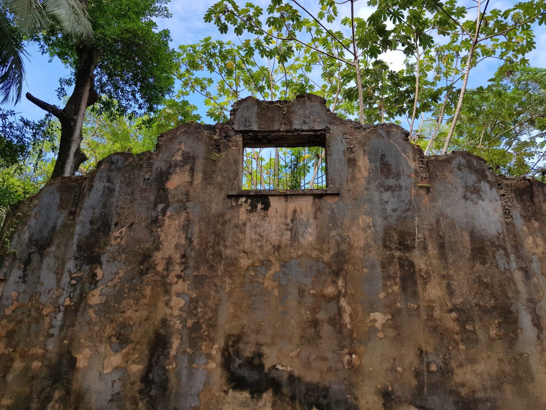 Explore Devils Island and Transfer to Kourou