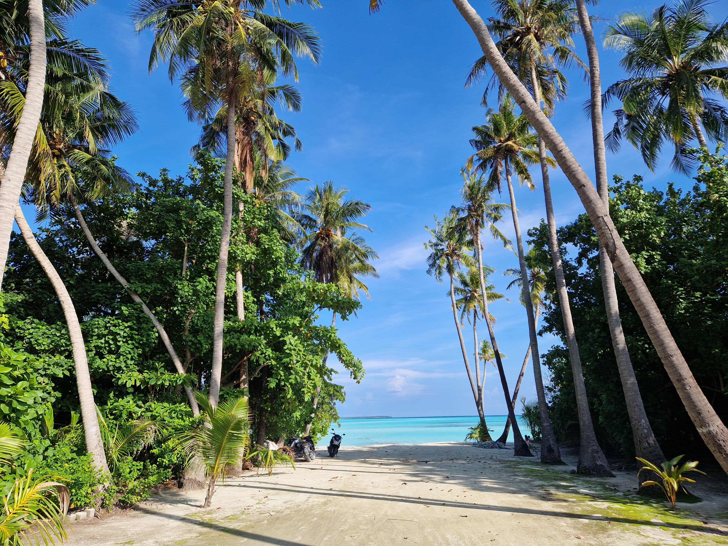 Introducing Fulhadhoo Island