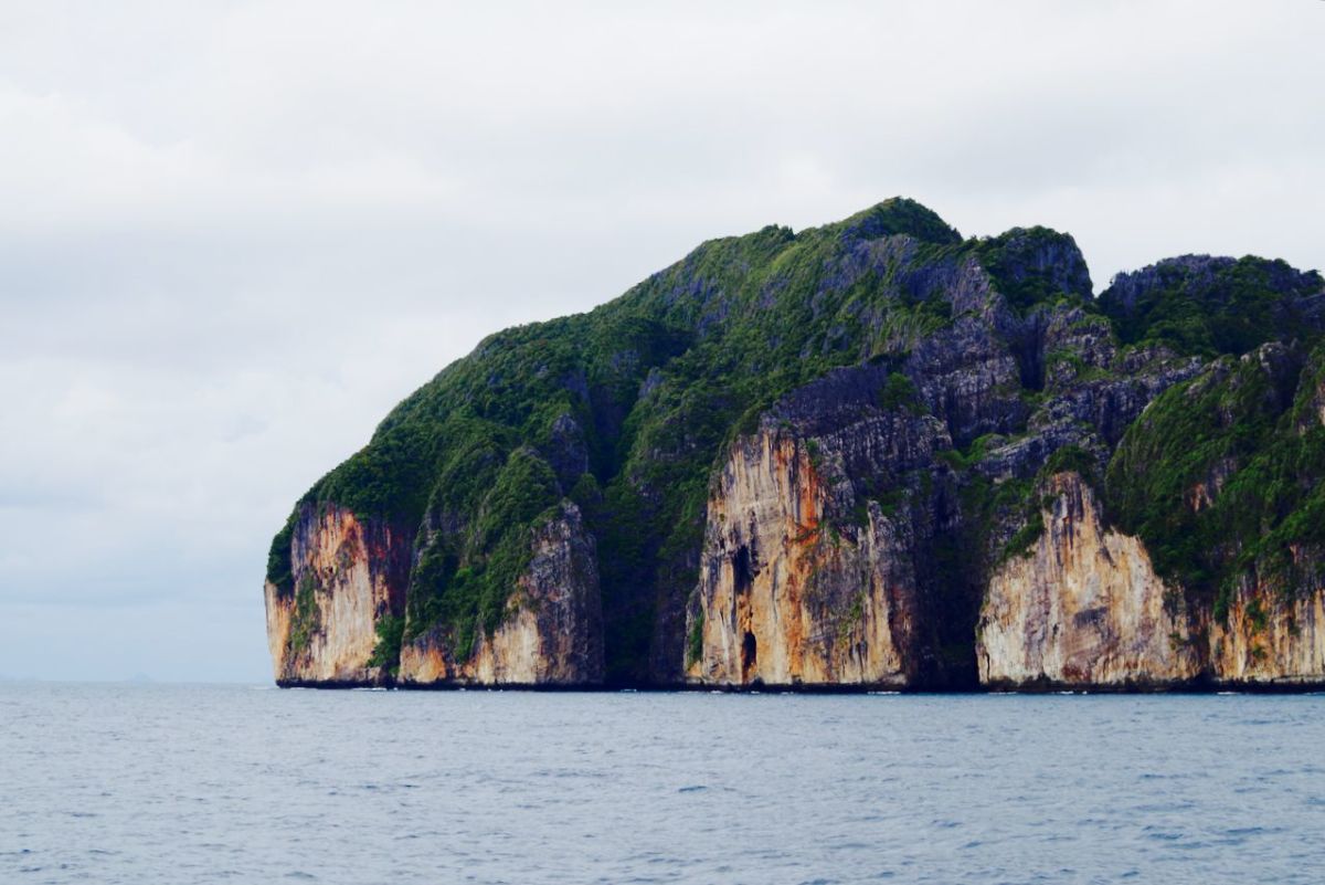phi phi island cliffs