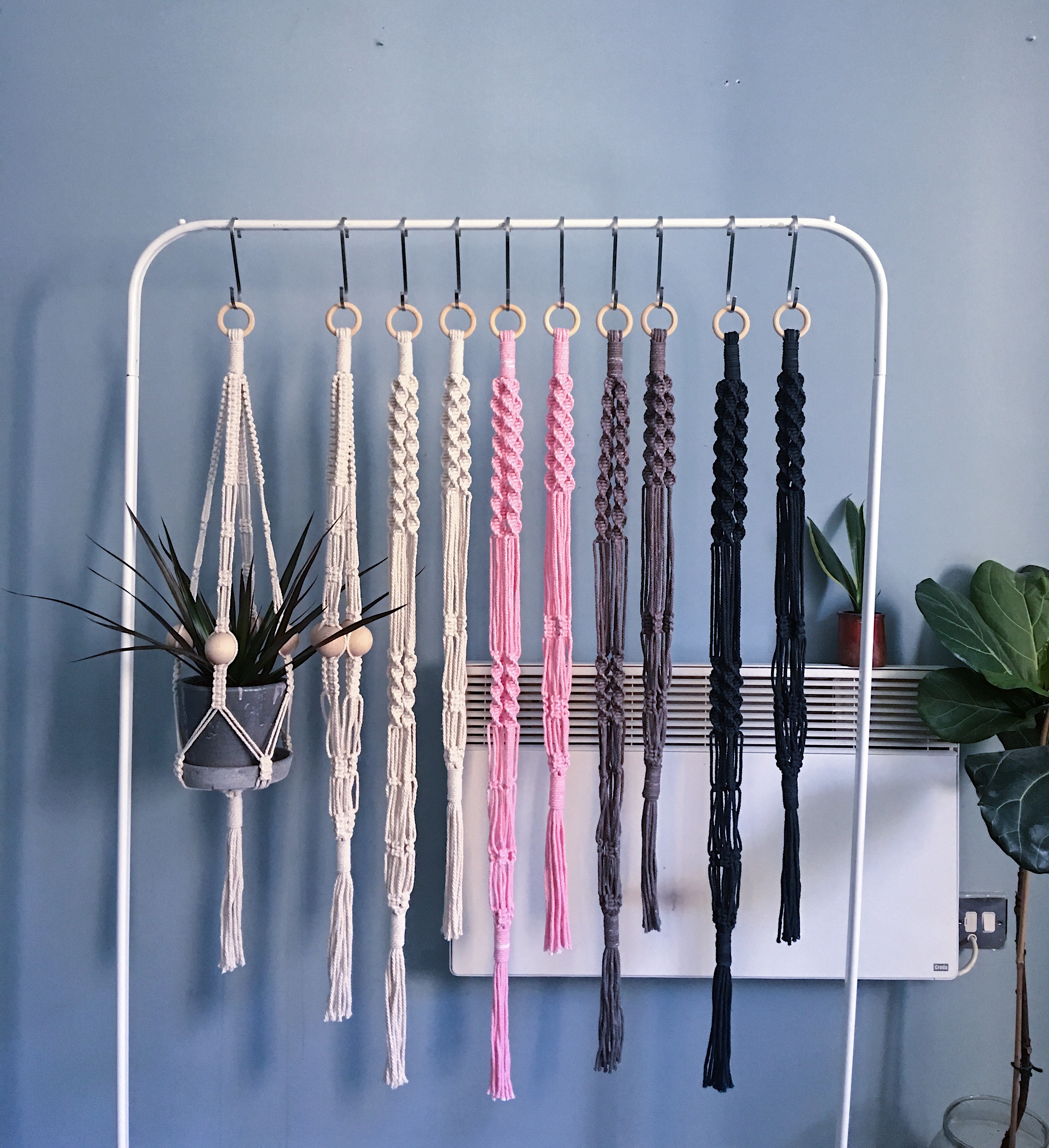 Macrame Plant Hanger Workshop by Huiswerk - crafts in London