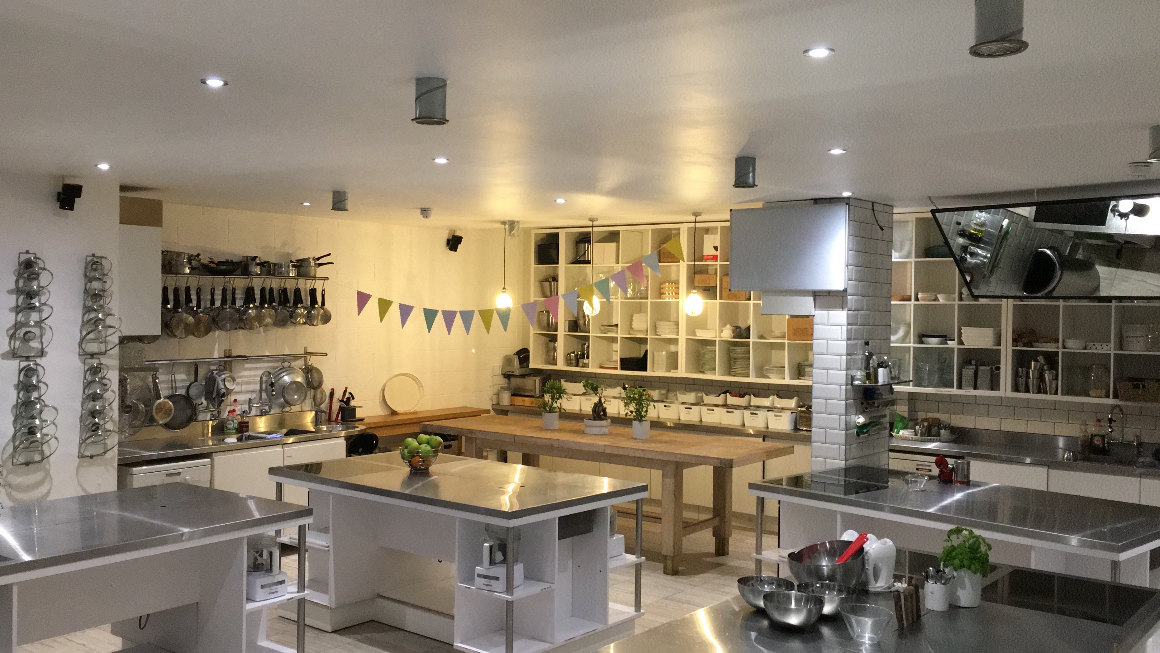 Easy Entertaining Cooking Class by The Avenue Cookery School - food in London