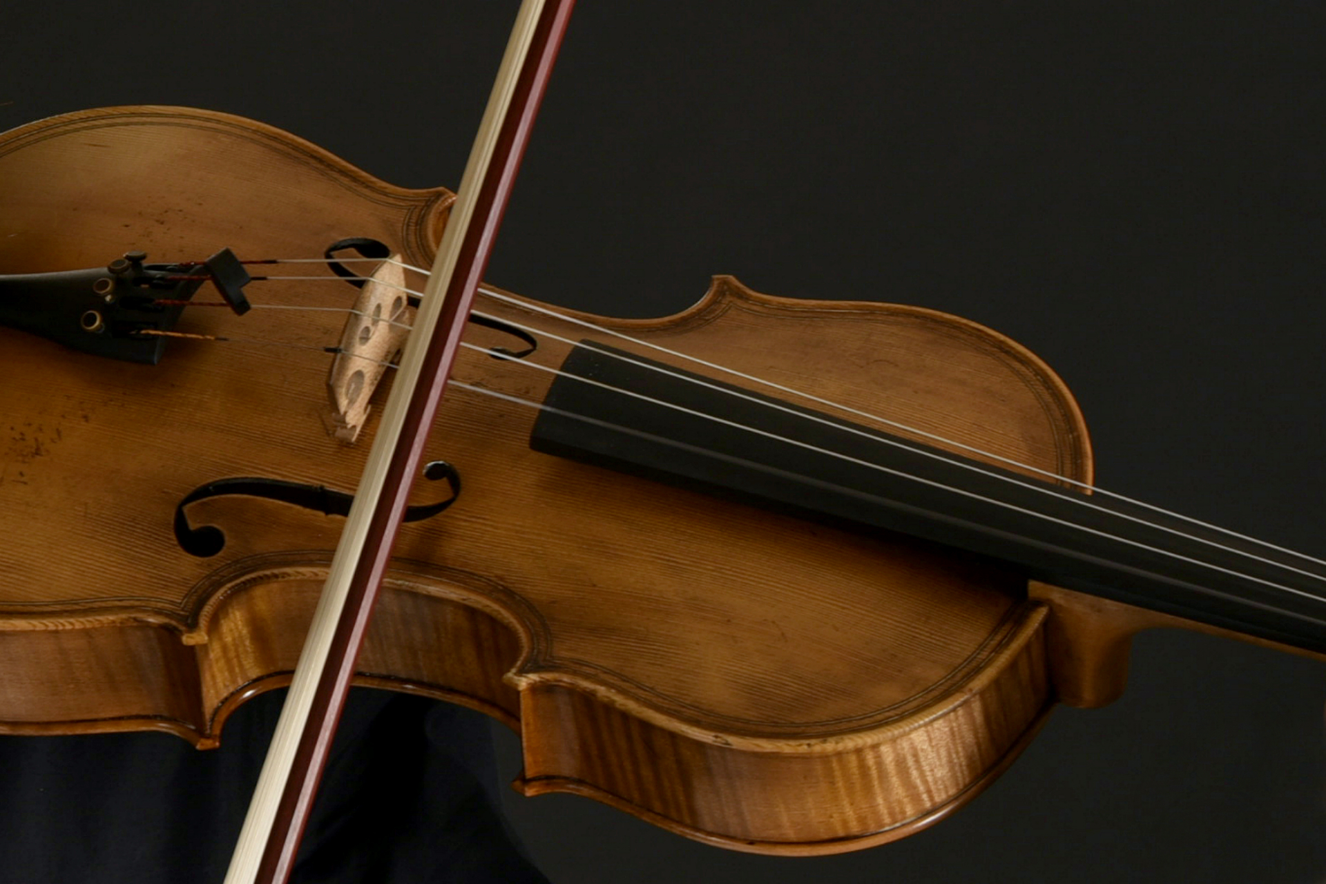 Intermediate Violin Lessons with Lucas Levin by Lucas Levin - music in London