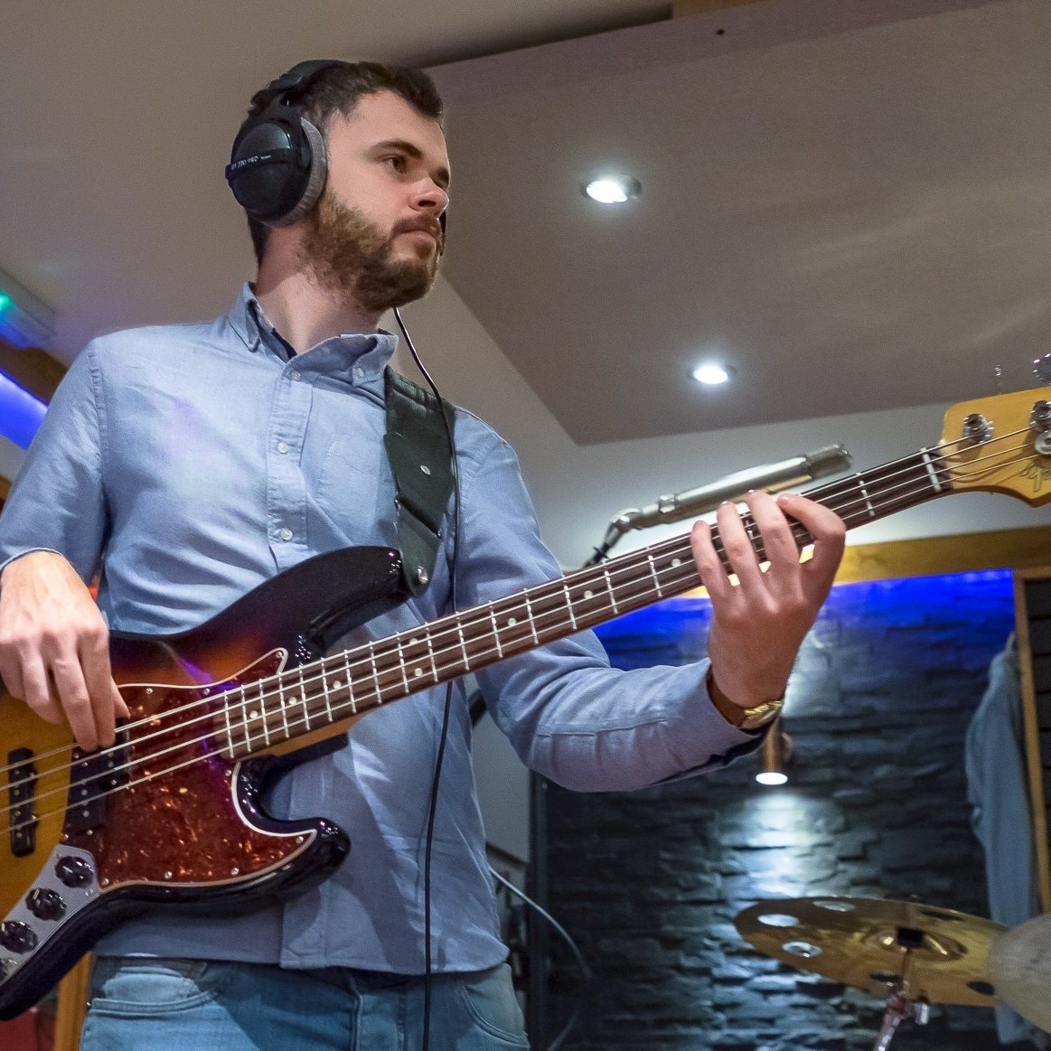 Beginners Bass Guitar Lessons with Ash Milburn by Ash Milburn - music in London