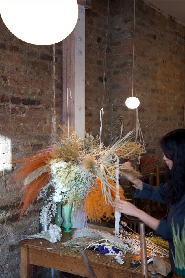 Seasonal Hand-tied Bouquet Class by Roseur - crafts in London
