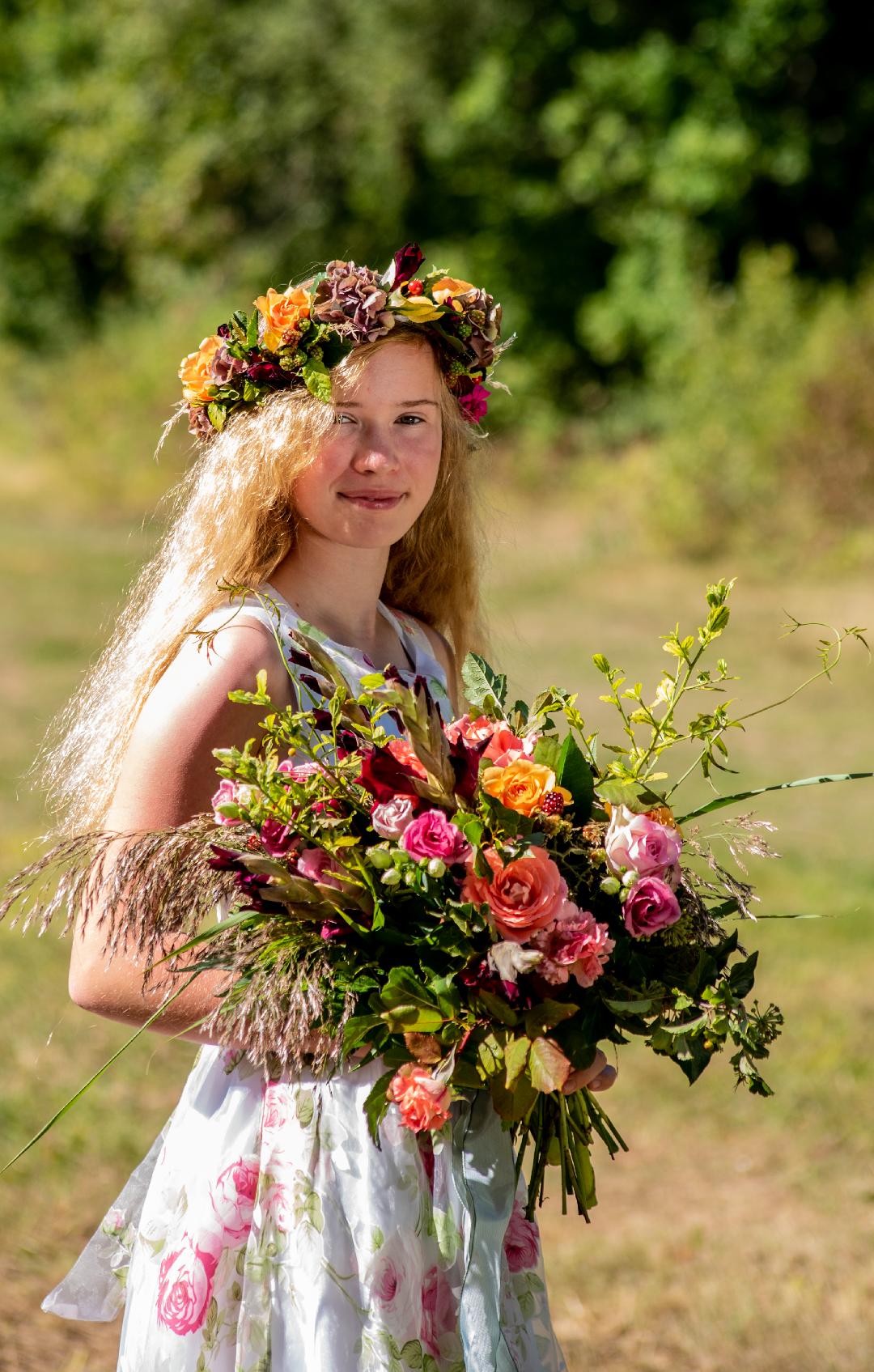 Christmas Wreath Making Workshop by Blooming Flair - crafts in London