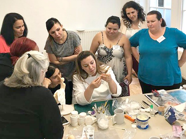 Chocolate Drip Cake Class by The London Cake Academy - food in London