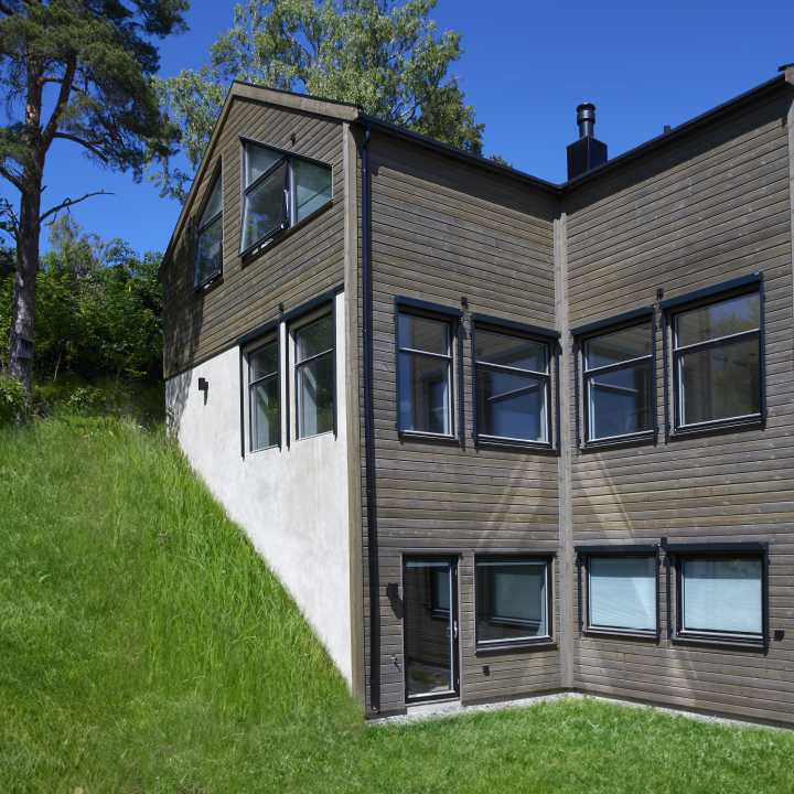 Foto av fasade på enebolig i Høvik, Bærum, bygget av OBW Eneboliger