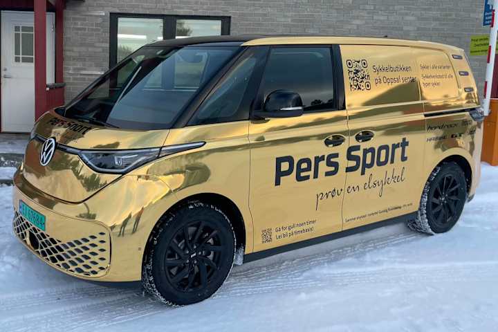 Bilde av en gullbil.