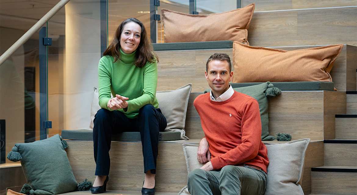Foto av Cecilie Fensholt fra Amesto og Christian Askildsen fra OBOS Eiendom.