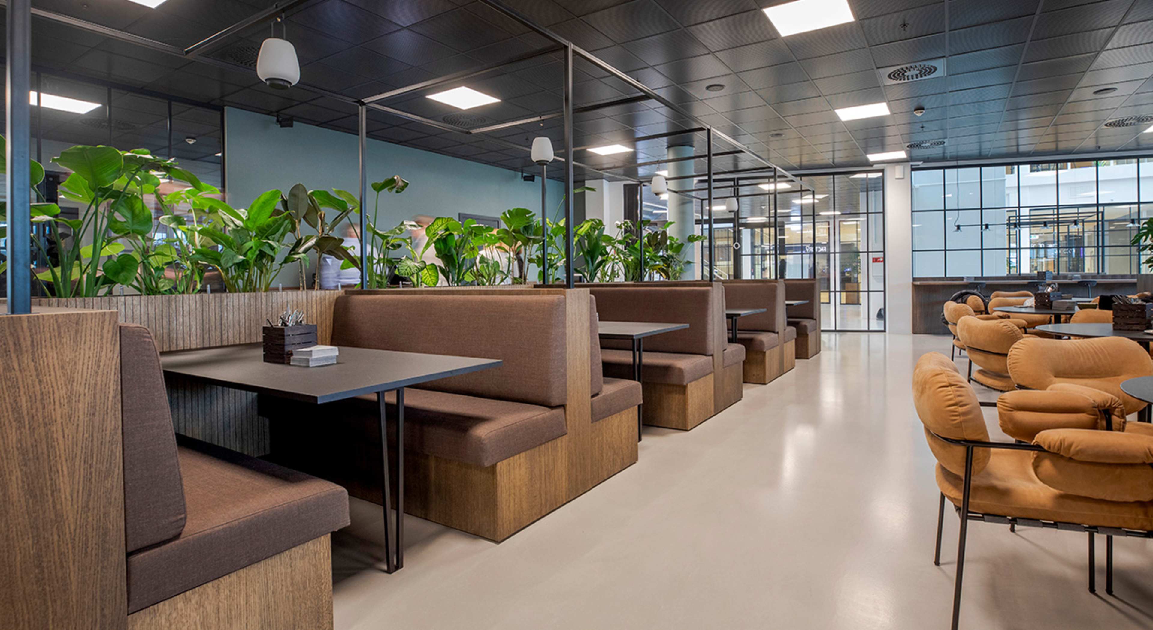 Kantine med sittebåser