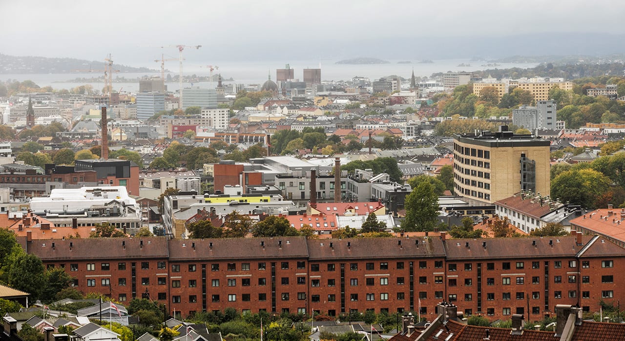 Utsikt fra en leilighet mot Oslo by.