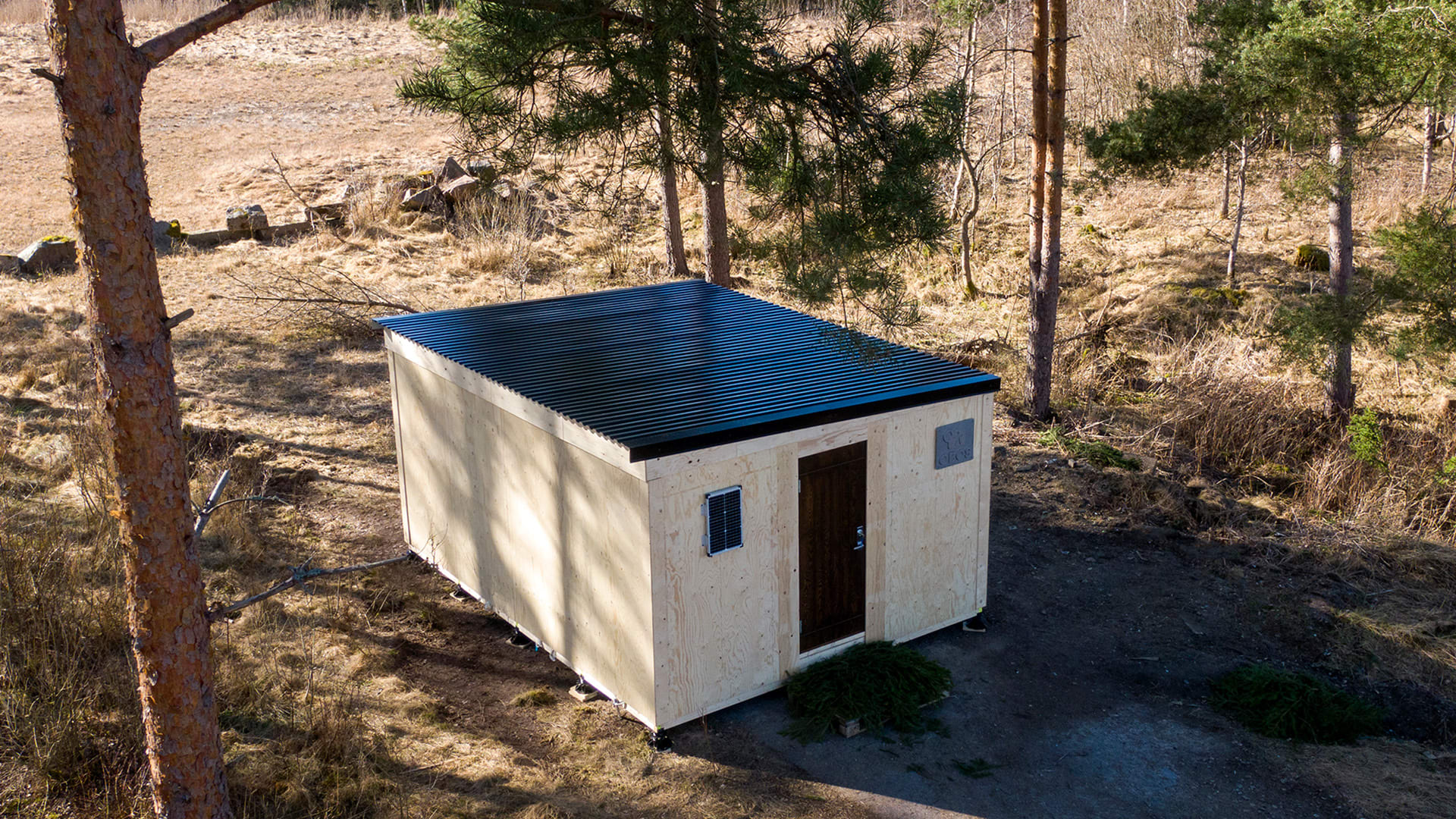 Nödbostad byggd av OBOS