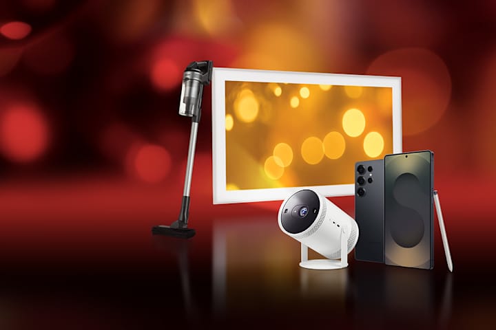 Bild på tv från Samsung i pyntat vardagsrum