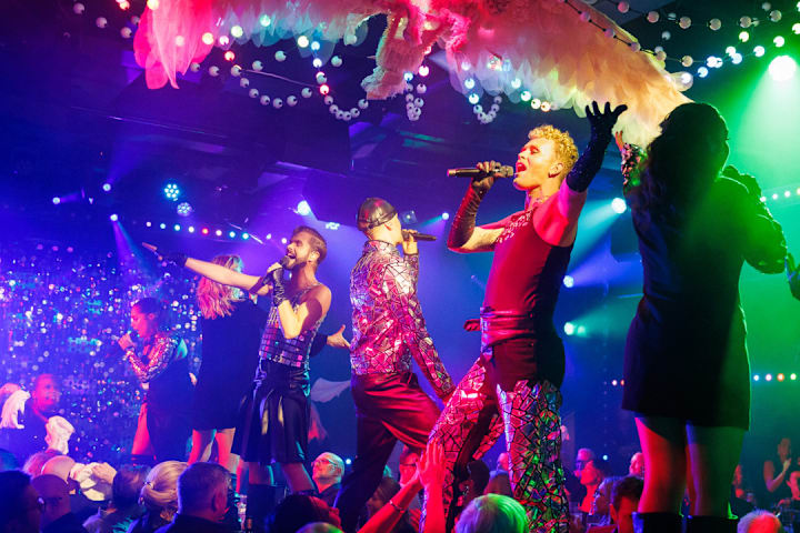 Showartister på scen