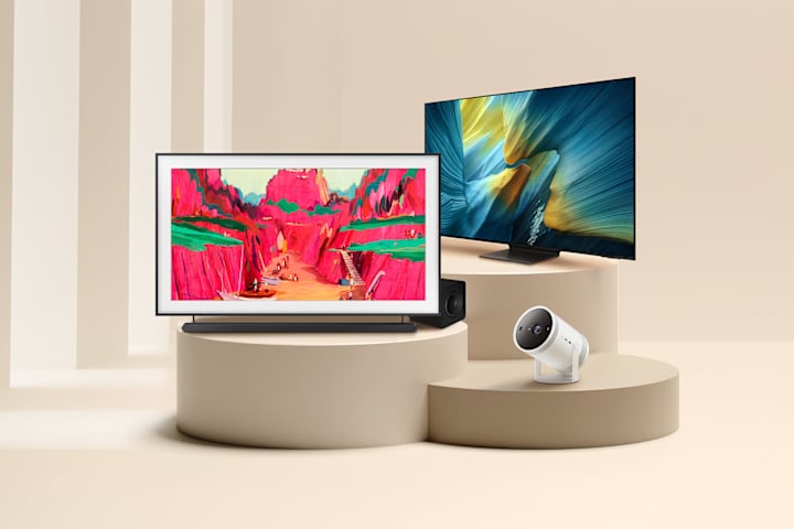 Ulike TV-modeller og projektor