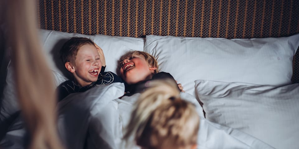 bild på inbjudande hotellrum 