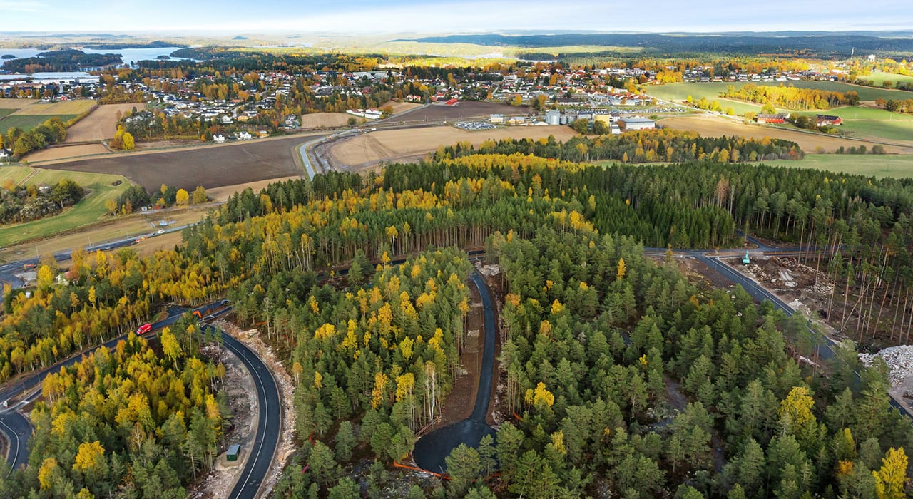 Dronefoto av tomtene på Strømnesåsen