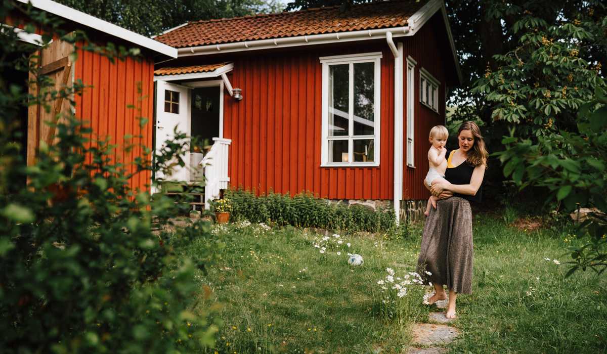 Bild på kvinna vid sommartuga 