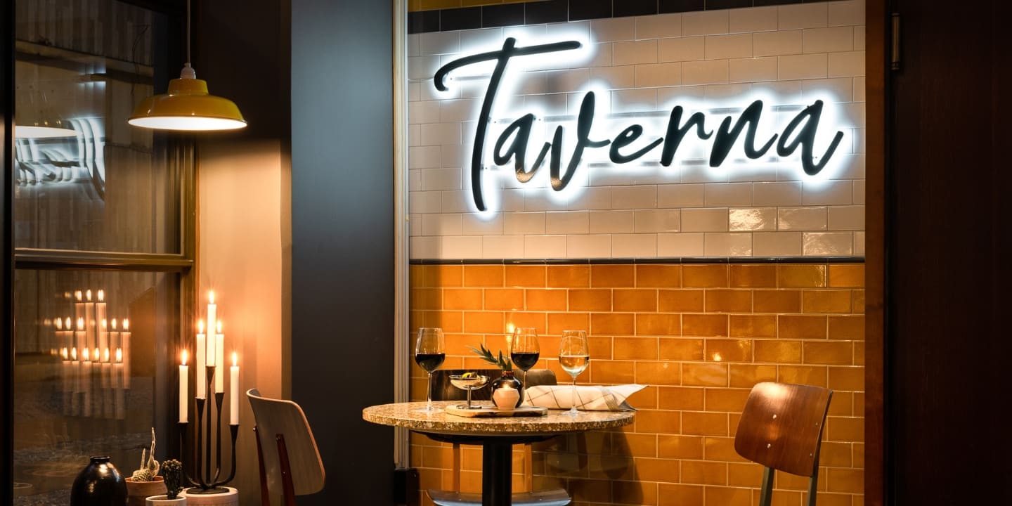 Dukat bord hos Taverna 