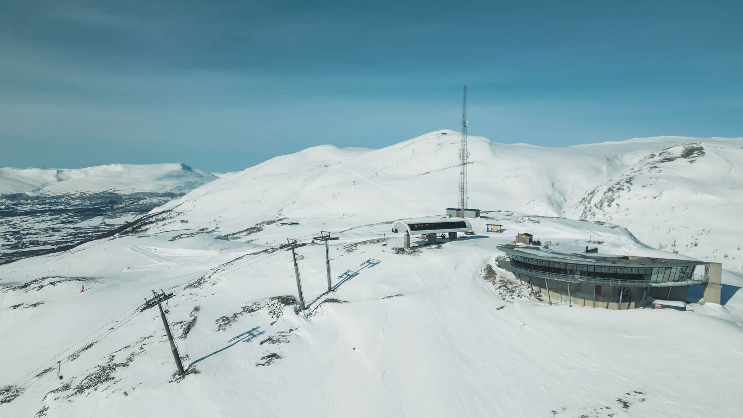 Her ser man et bilde av deler av skisenteret ovenfra.