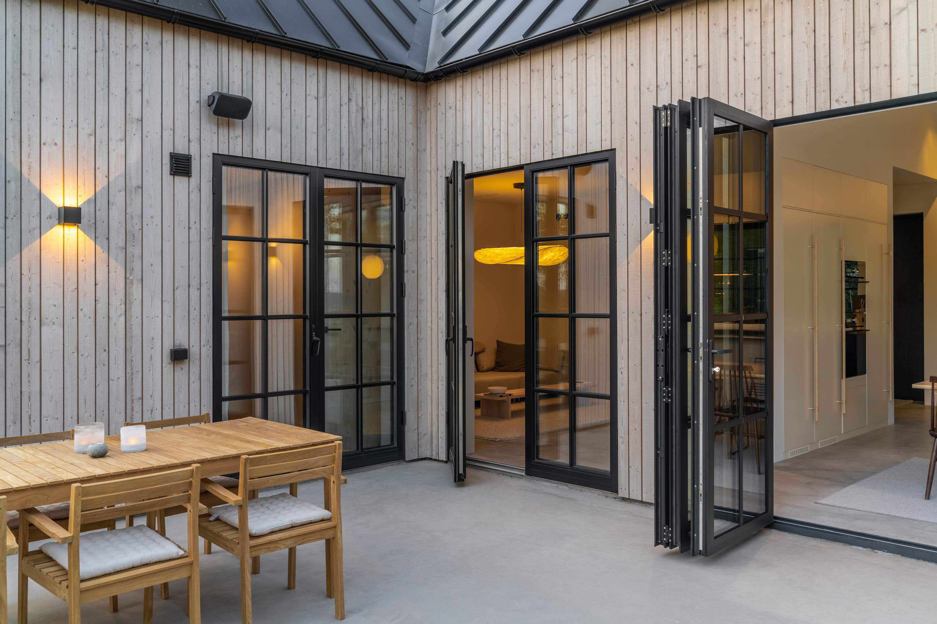 Skjutdörrar och industrifönster 