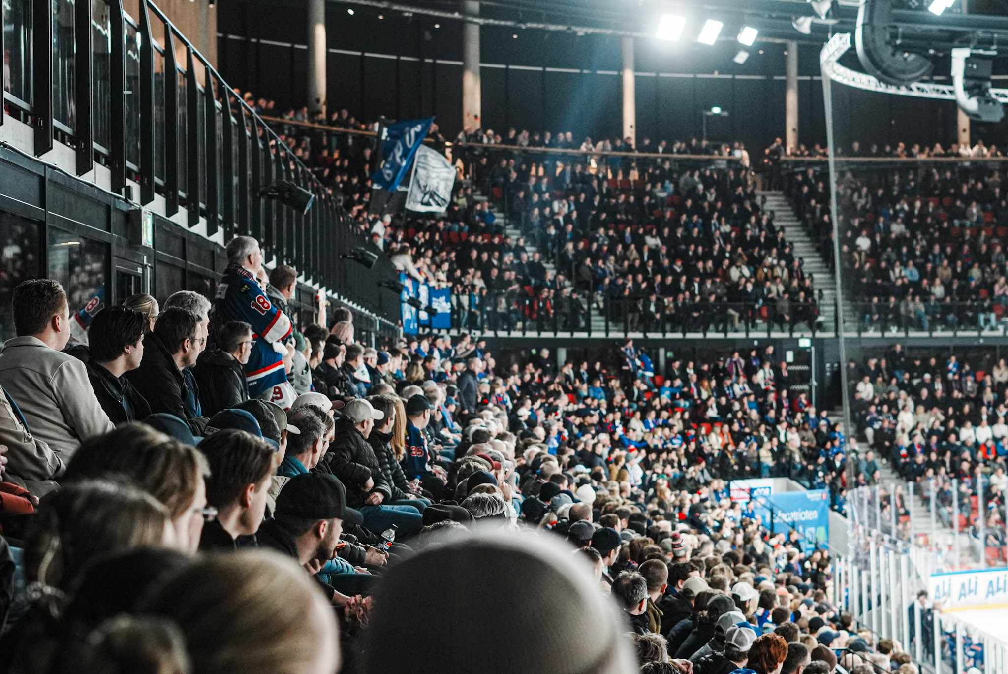 Publikumshav på Jordal Amfi.