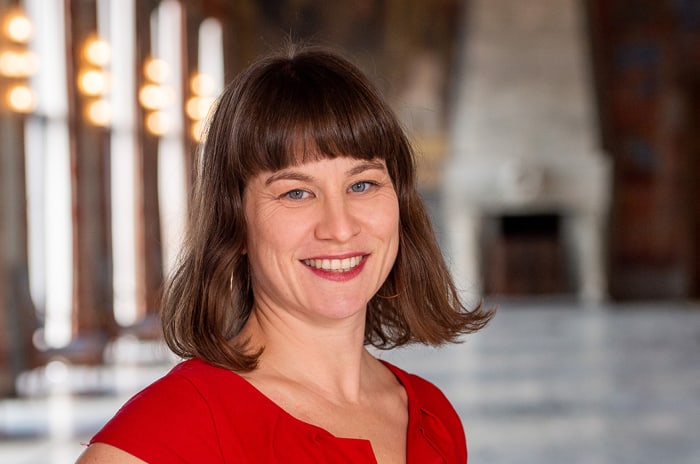 Portrett av Rina Mariann Hansen.
