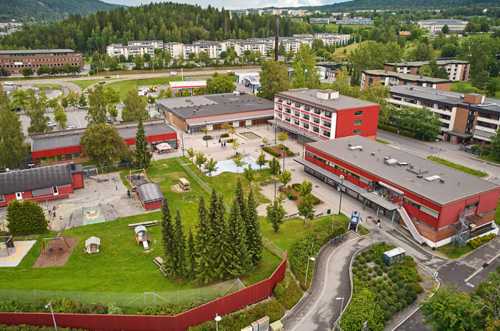 Oversiktsfoto av Haugenstua Torg i Ole Brummsvei 5.