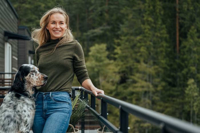 kvinna med hund