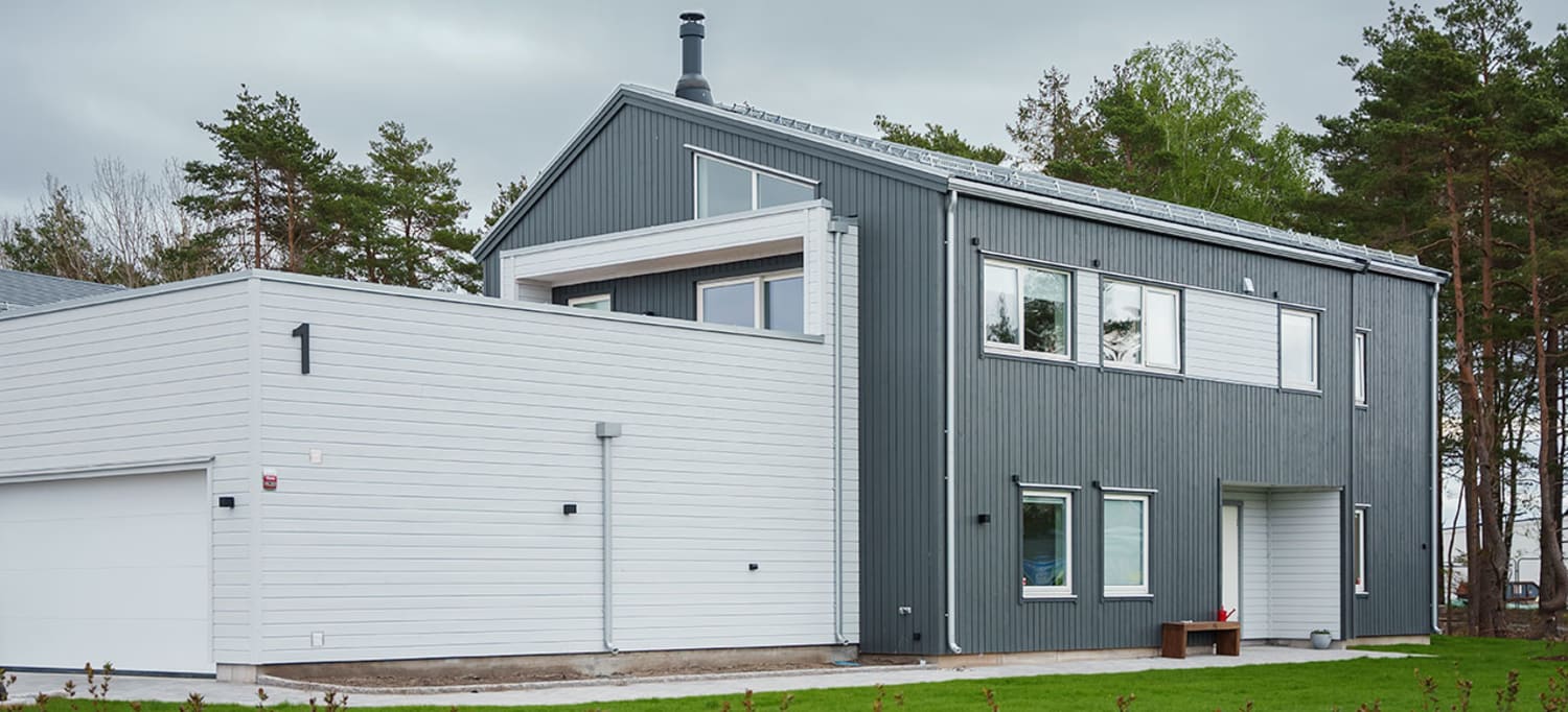 Foto av fasade på Svanemerket OBOS Block Watne-enebolig i Begbyåsen
