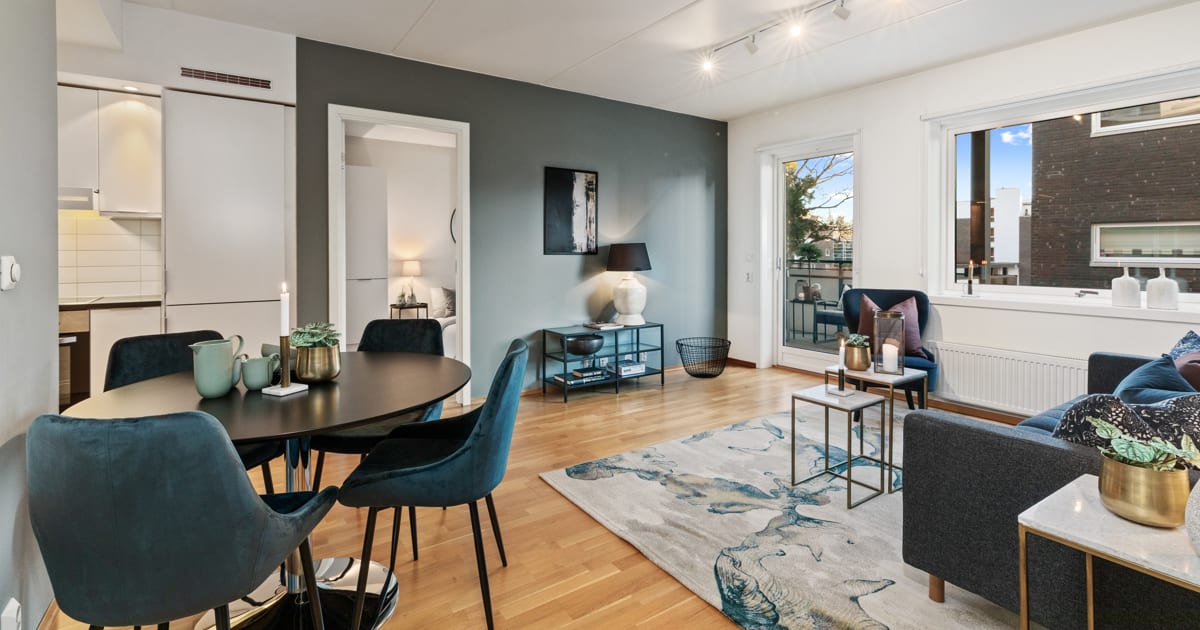 Lys og lekker 3roms Garasje med ELlader balkong ut mot Idylliske